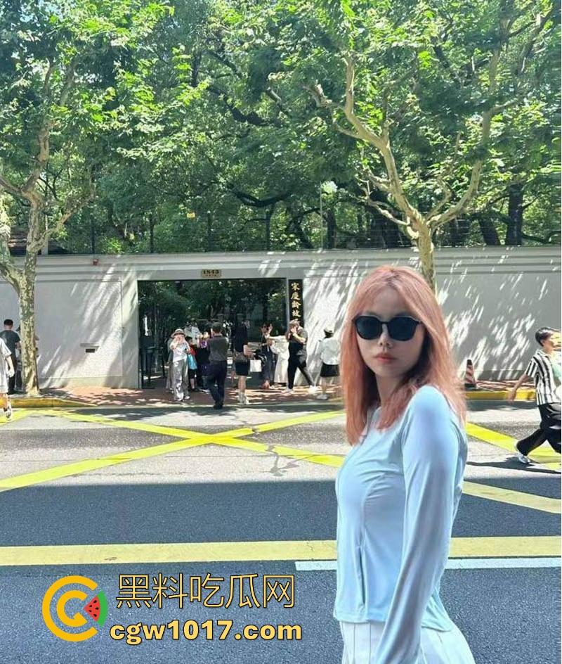 辽宁顶级母狗天天发信息求操，一天不操在哪狂叫，小穴被炮友操到外翻合不拢，颜值不高但胜在骚！-2