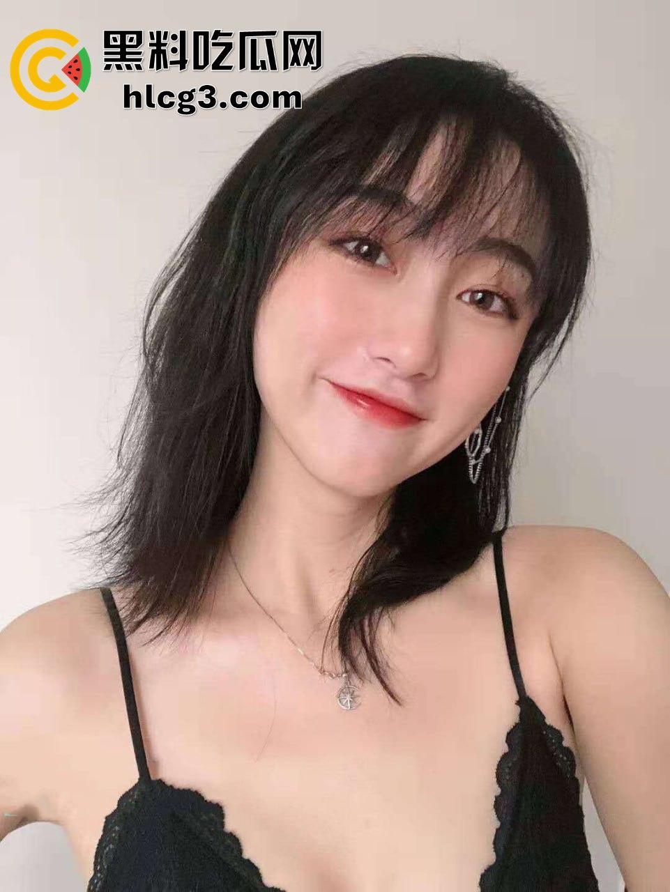 东方航空空姐「田右溪」艳情视频泄露：颜射吞精画面直接爽翻天,技巧精湛的空姐揭秘-4