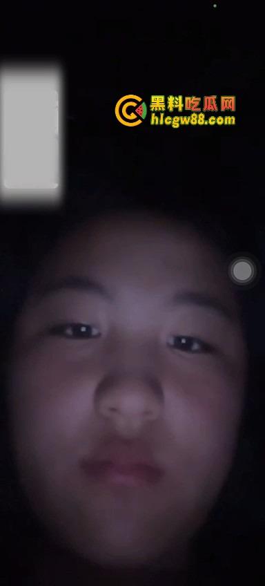 大连姐夫操上小姨子被抓包，聊天记录爆出大学生妹妹被姐夫干翻，姐姐曝光骚逼妹妹自慰插逼视频！-11