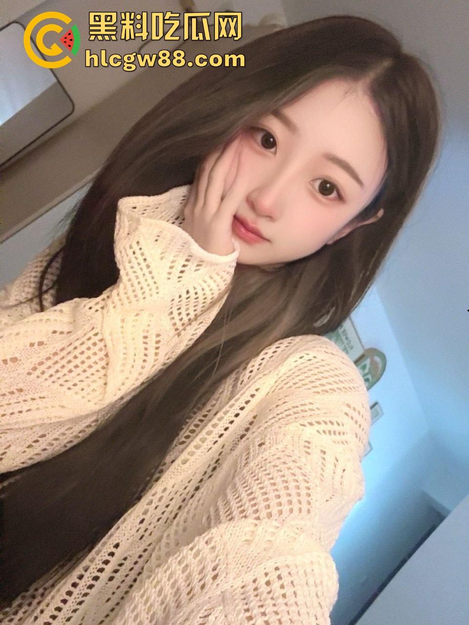 南京第三中学逆天小情侣野外做露水夫妻 无视旁人口交舔奶 被偷拍视频流出！-1