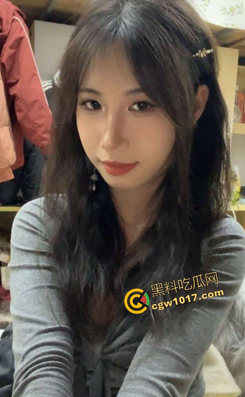 武汉工程大学【李沫如】露脸挨操视频曝光，甜美露脸口交吞屌，多姿势爆操颜射满脸浓精，性感妖娆的小妖精！-3