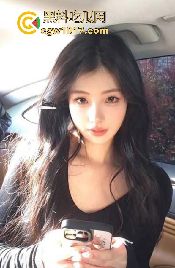 客厅大战骚逼姐姐，从抗拒到服从，虽然嘴上说着不要身体确很诚实，淫水早已泛滥，无套内射狠狠满足！-1