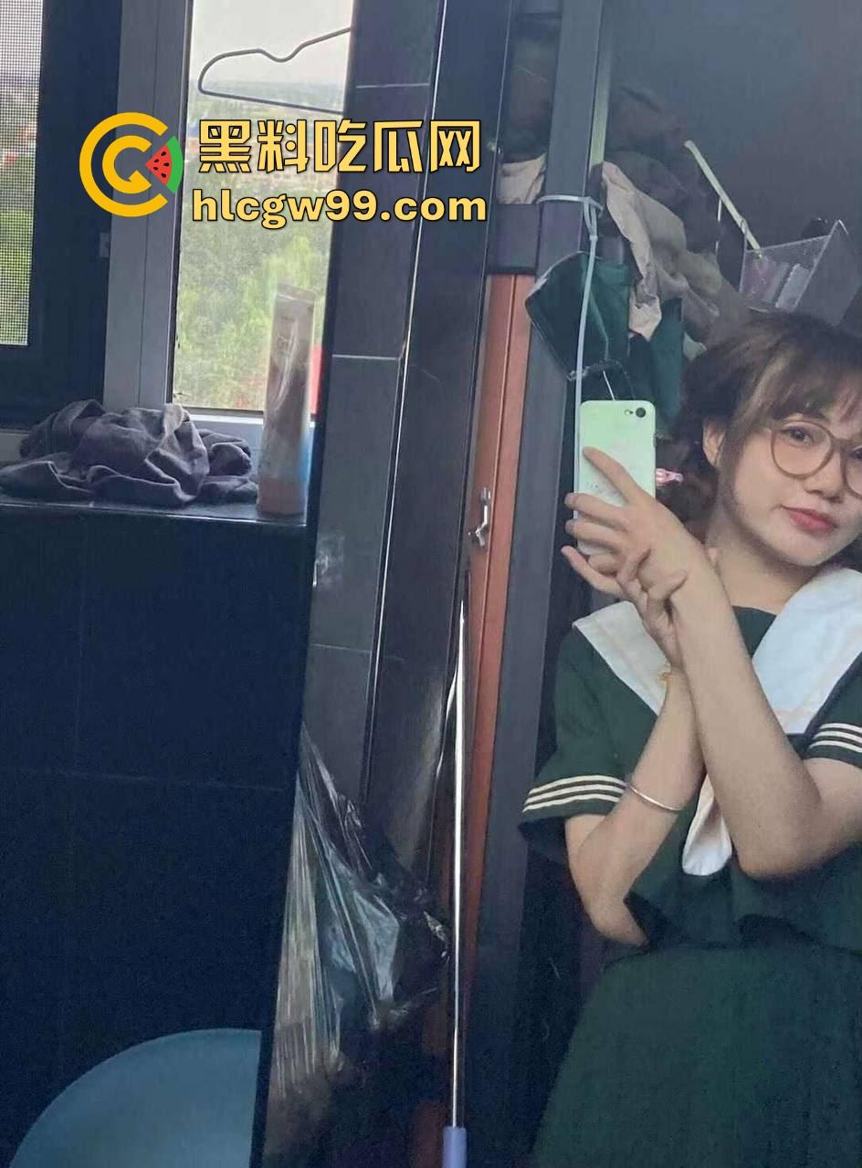 舔逼实战教学，网上约的学生妹『 王腩』开学前最后一炮，外翻馒头小穴舔到嘴麻，舔功不到位都不配做人上人！-1