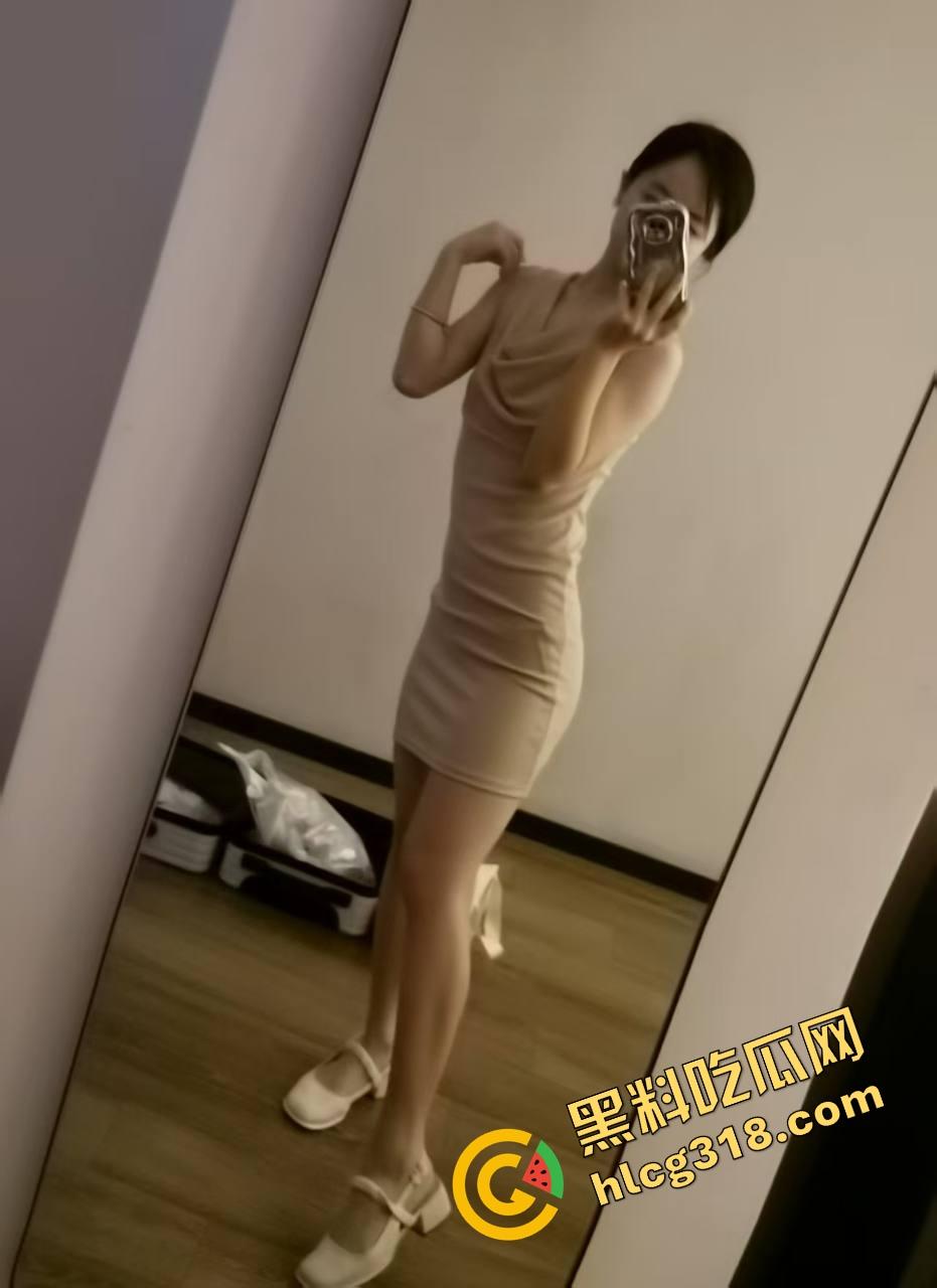 舔狗舔了三年舔成笑话,前女友『赵敏』装纯三年，嘴上说不想亲结果私下酒店含屌吞精！-2