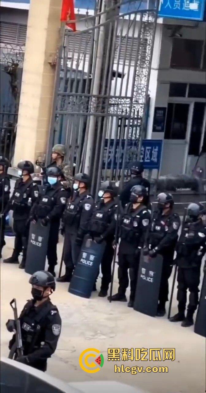 缅甸克钦邦战乱难民潮！百姓涌向腾冲口岸求庇护，中国军队严防死守绝不让难民入境！-5