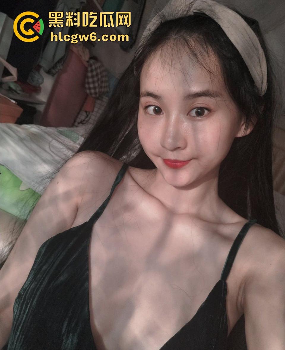 广东医科大学高颜值学妹【廖茵】跟男友裸聊性爱视频来袭，大胆的展示引以为傲的身材。-7