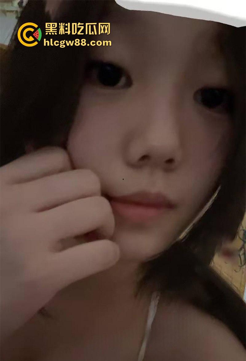 四川巴中职业技术学院00后嫩妹【陈婷婷】网上约炮勾搭求操 出轨视频被男友曝光！-7