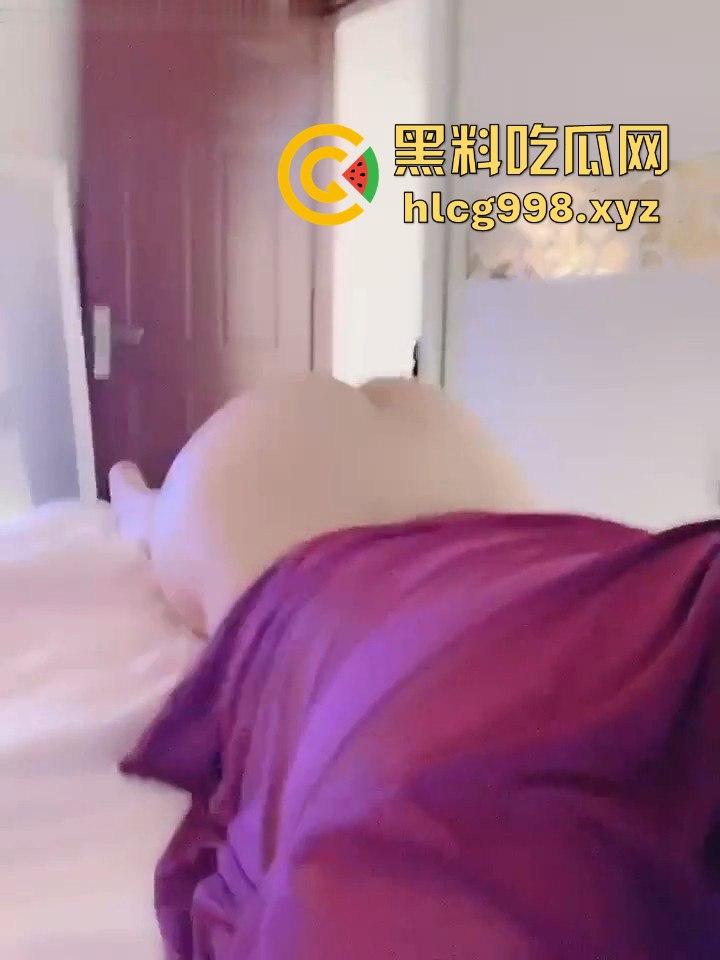 『海豚baby』大哥专属福利曝光！揉胸抖奶、包臀裙上演极致诱惑，屏幕前都看湿了！-7