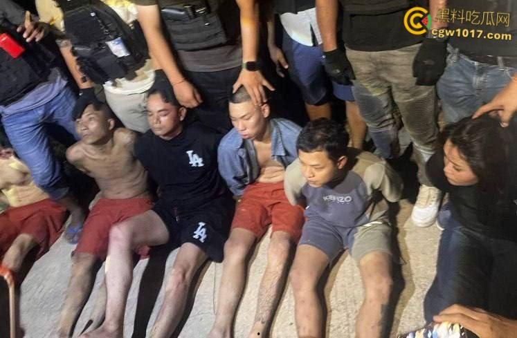 柬埔寨劫法场，黑衣大嫂一人一枪为爱冲锋，递枪救走6名同伴，现在每个大哥心中都有一个越南大嫂梦 ！-8