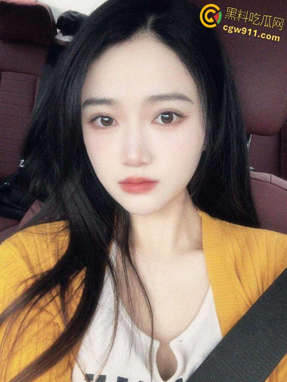 贵阳花溪保利溪湖【徐颖】，肉丝少妇足交勾引，白丝跪地口交吞精，蒙眼口塞内裤调教，高潮到呻吟连连！-2