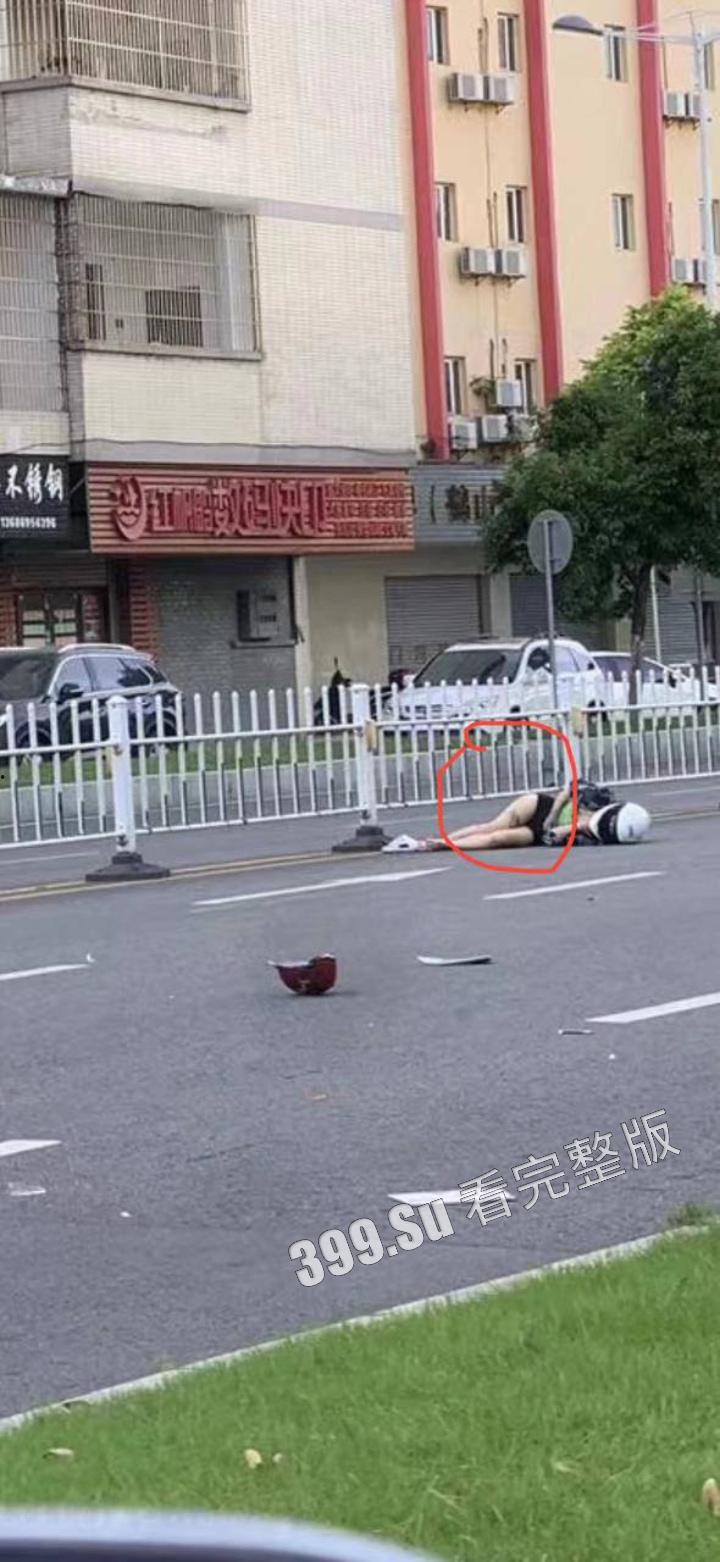 抖音 #DD怪女  摩托车祸 纹身一致  目前抖音账号作品已全部隐藏 关注的女骑士又少一位 且看且珍惜-4