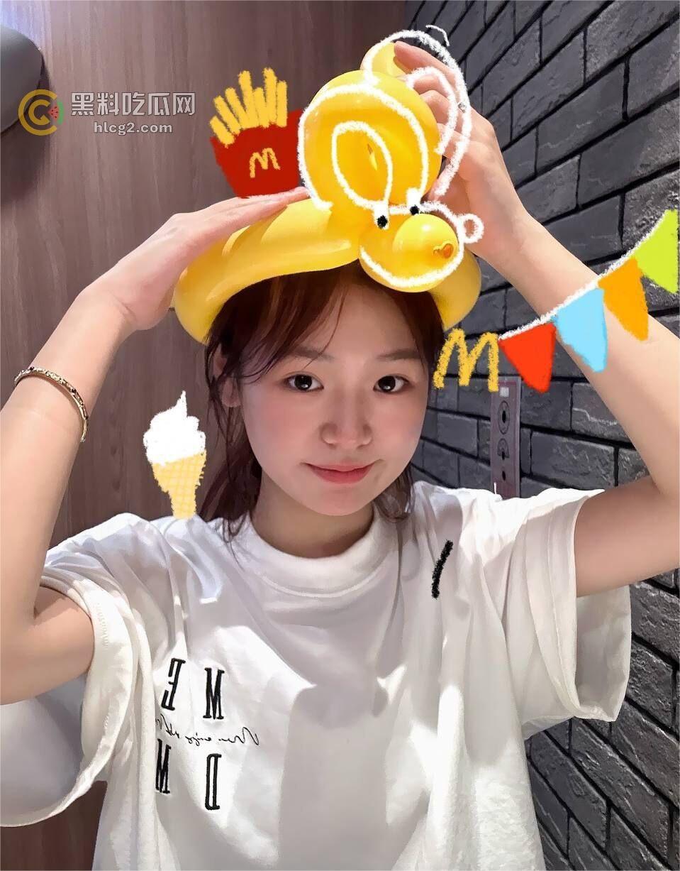 西安高颜值美女私密视频曝光！男友啪啪自拍流出，生活照也全程直播！-1