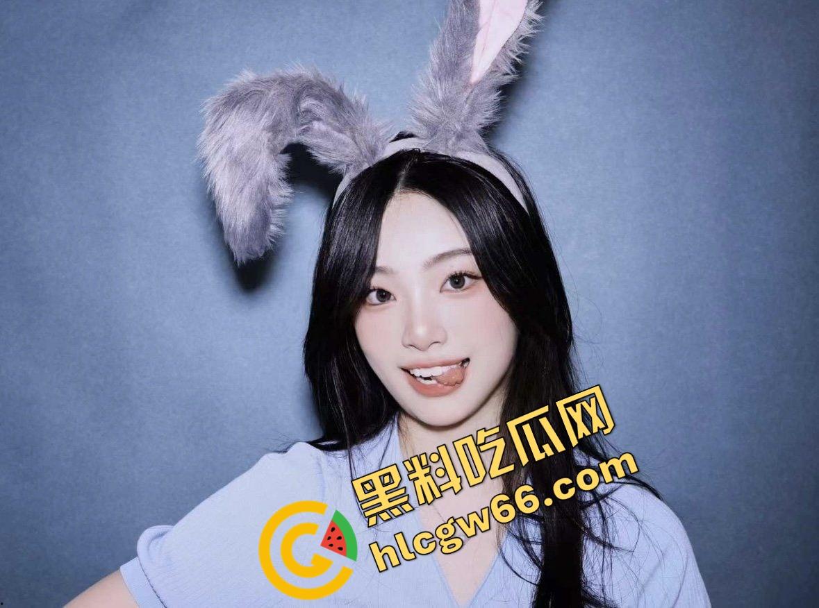 湖南大学清纯女【王丽】被操成狗，男友暴力口交多姿势爆操，小穴夹得死死，贱叫声听了就想操！-10