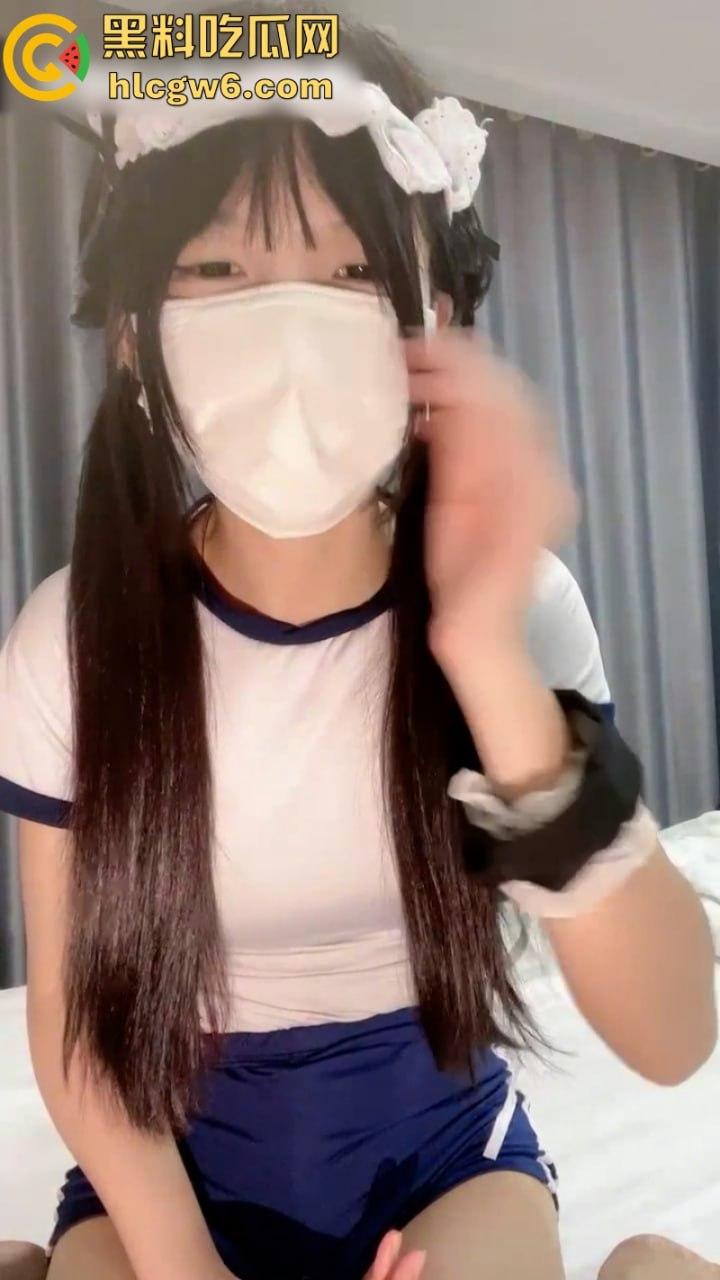 双马尾萝莉【陈小鱼儿】直播大战二男 双棍轮肏淫叫不止 爽到翻白眼-5