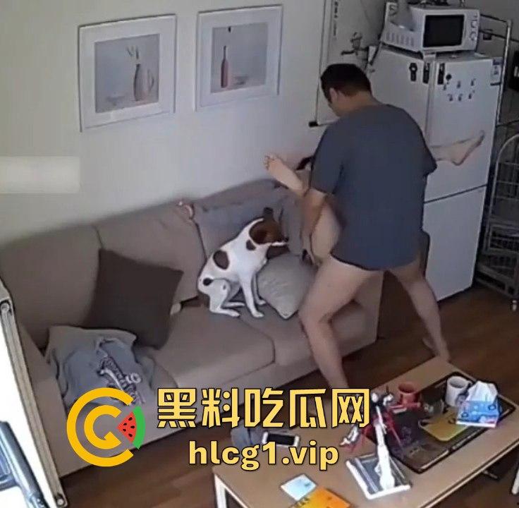 家庭监控曝光通奸门！男子带火辣小姨子偷欢，妻子外出竟全程录下！-5