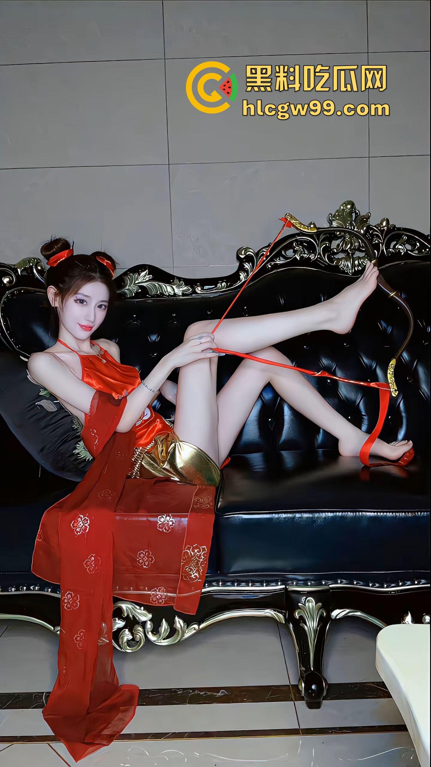 三头六臂莲藕身，Cos商务风哪吒杀疯了,肚兜短裤风火轮，离经叛道只杀不渡，快给我来个同款申公豹！-2