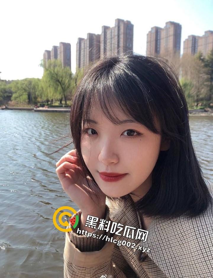 山东济南反差婊吕金梦被调教投稿流出！你的新娘我的肉便器-2