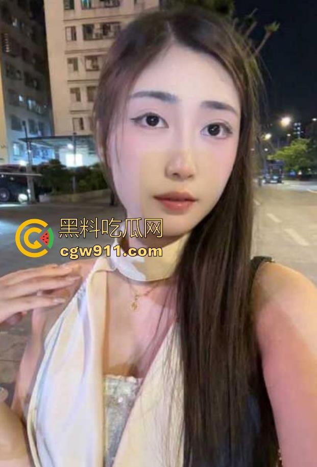 海角乱伦！偷情不锁门叫床被表妹发现，对镜跪舔后入内射，紧窄的骚穴把肉棒紧紧包裹，极其淫荡！-2