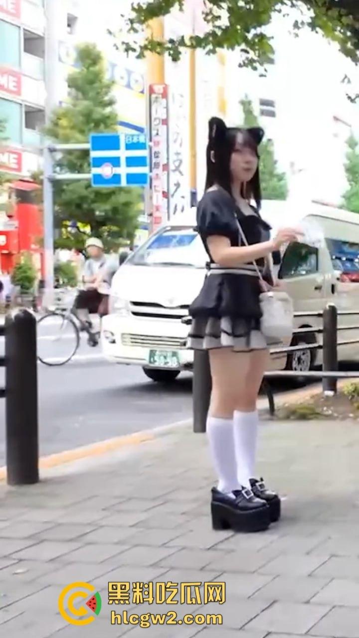 宅男天堂！实拍日本街头让人眼花缭乱的精致站街少女 多少钱可以带回家？-10