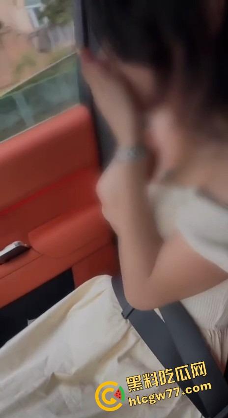 天津大哥教坏嫩妹，第一次露出玩得比老司机还野，遇交警反而撅得更高，真公共炮架-7