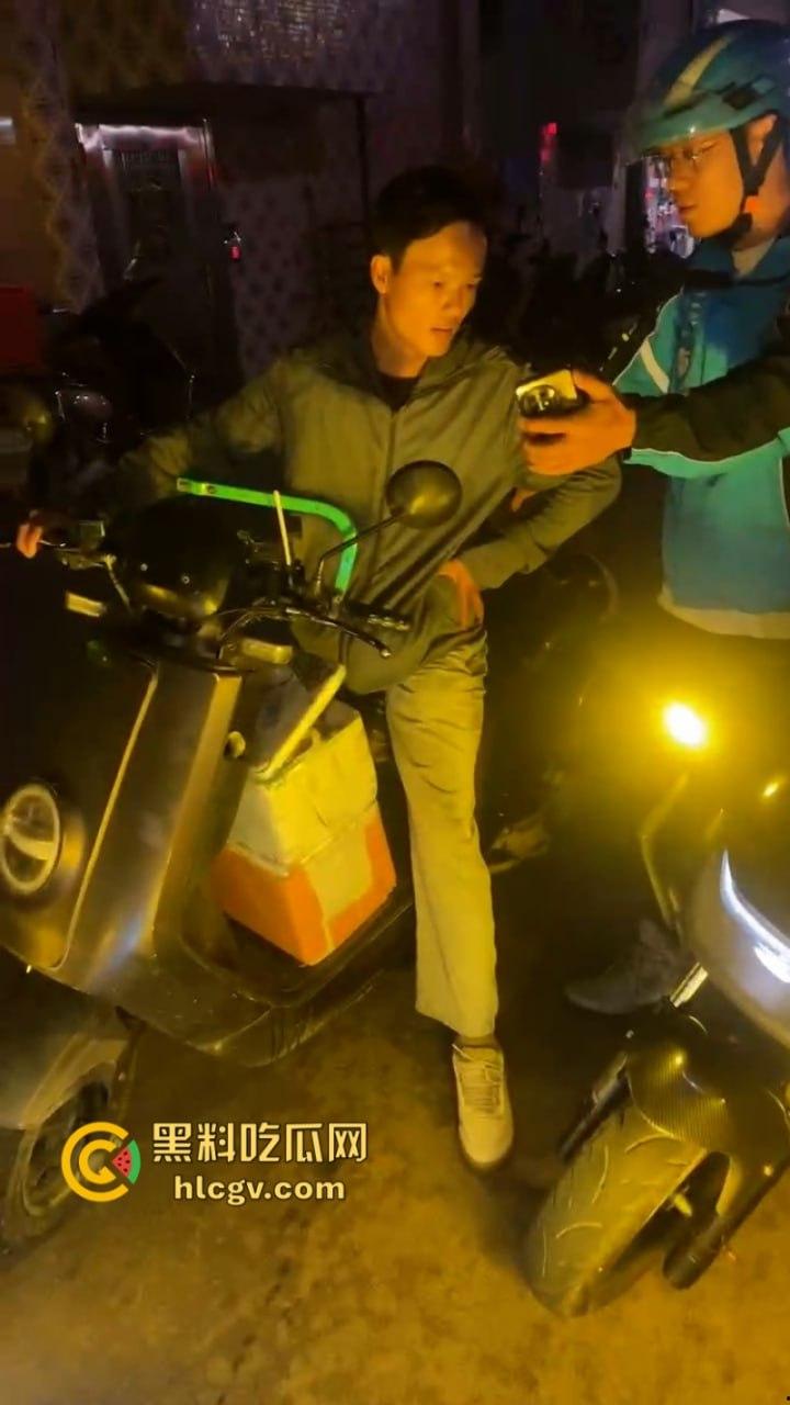 广东汕头一写字楼外卖频繁被盗 监控曝光小偷竟是同行相残-6