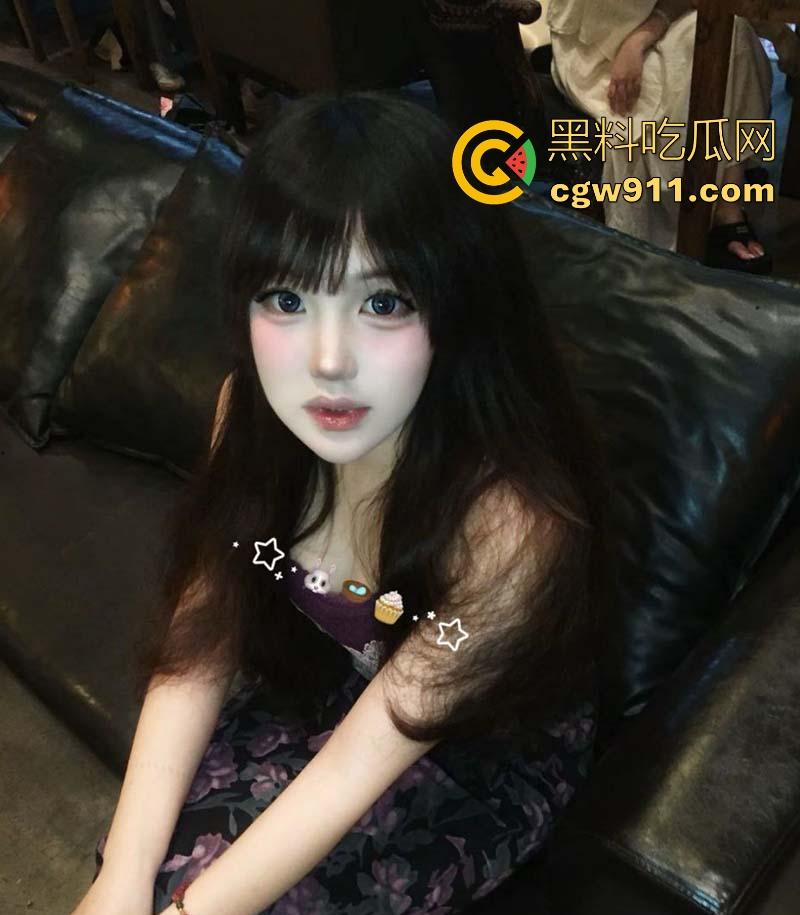 把嘴巴当逼操！湖南长沙小情侣玩转口交，各种姿势花式做爱，有b都不操就喜欢小嘴巴，妹子都跪地求饶！-3