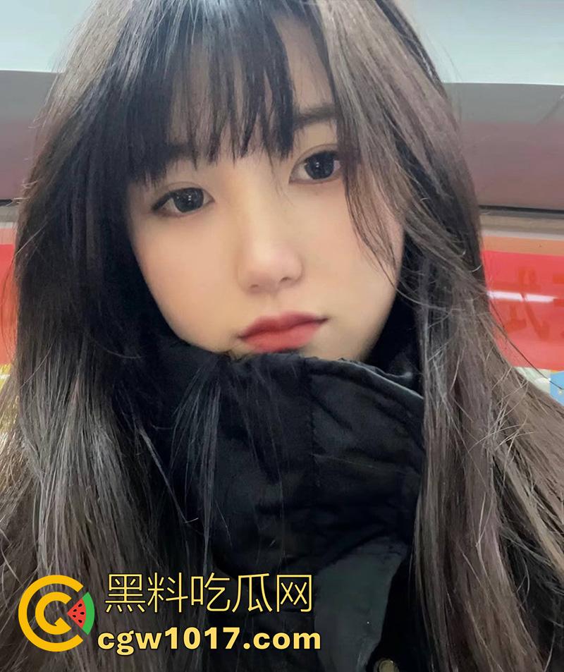 山东财经大学校花【陈晓音】被金主曝光，170cm身高长腿尤物，身材修长颜值甜美，私下竟是一个极品反差母狗！-2