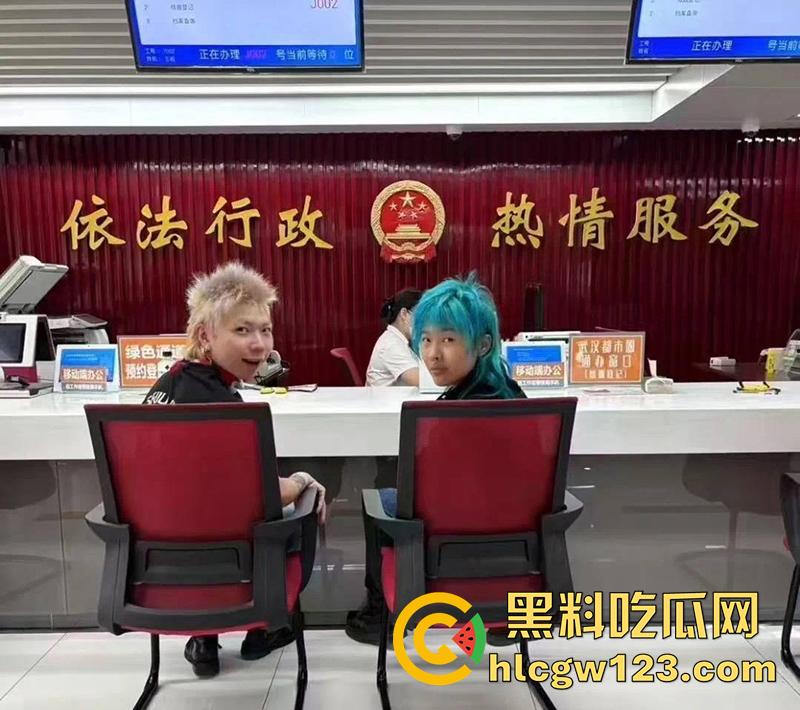 唐康刘雨洁离婚事件，精神小伙和精神小妹，兴趣上头光速结婚，几天后又果断离婚，太奇葩了！-6