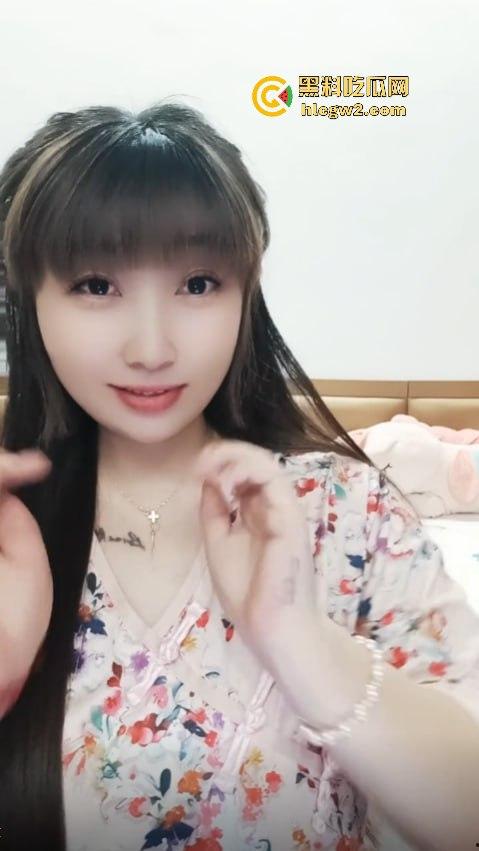 抖音大奶网红『我叫欧阳哟』巨乳上下弹跳啪啪全程露脸，口交姿势浪到不行 高潮时还对镜自拍自慰！-5