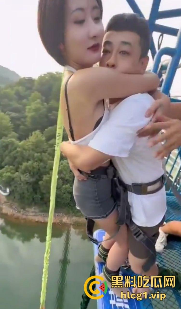 陪护媛来了！景区推出蹦极陪跳援 花式玩法层数不穷 报地址怕又被查了！-6