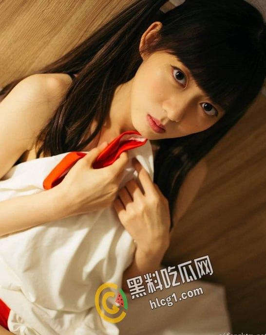 上海清纯车模 abby 被土豪重金包养 为了伺候好干爹 努力学习口活技术 蹲在镜子前为干爹口爆-3