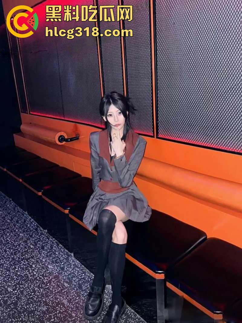 安徽长腿性瘾母狗【崔熙含】，目前就读抚顺石油化工学院，身材火辣骚劲冲天，打桩操到翻白眼！-6