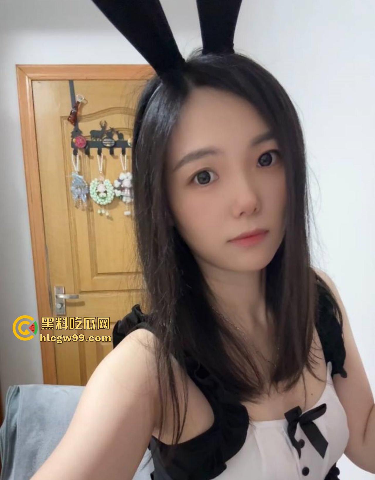 长沙学院极品反差女大学生【林莎莎】欲求不满跪求屌操，私密性爱视频曝光流出！-5