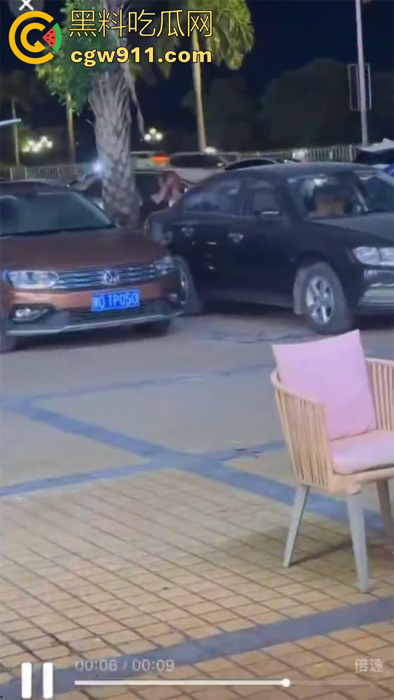 果然色字头上一把刀啊， 防城港市骚逼玩大了，偷情被老公发现，直接提刀砍杀情夫，这回做鬼也风流了！-6