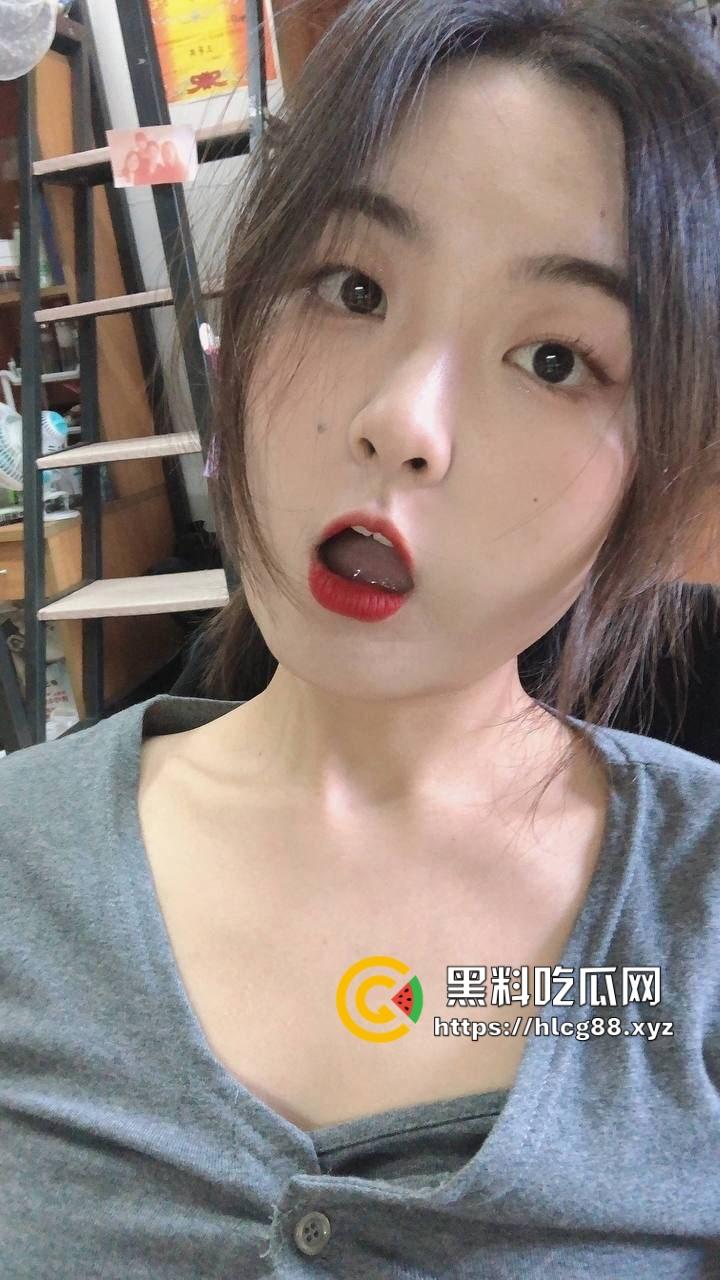 西南民族学院大二微胖妹【汪云】开学就成学长母狗，口交后入伺候得飞起，结果只是学长的玩物！-1