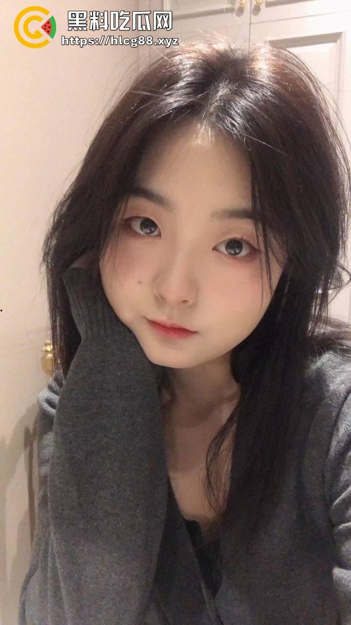 西南民族学院大二微胖妹【汪云】开学就成学长母狗，口交后入伺候得飞起，结果只是学长的玩物！-5