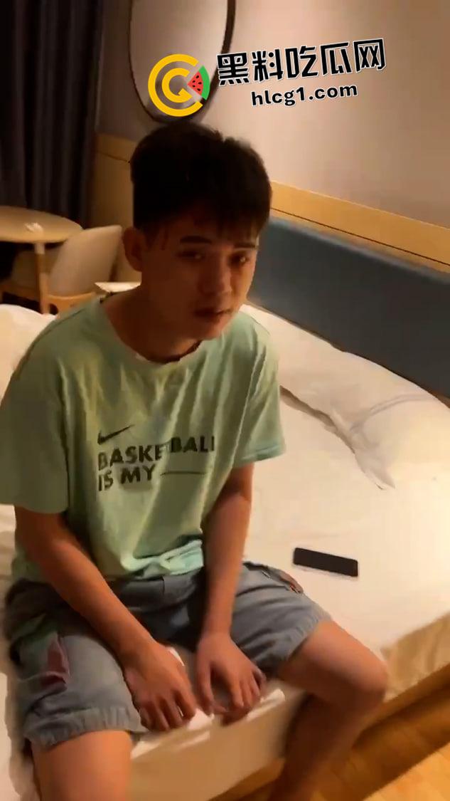 防城港大瓜！出轨小六岁小三被上门捉奸 打的头破血流还一脸不服-5