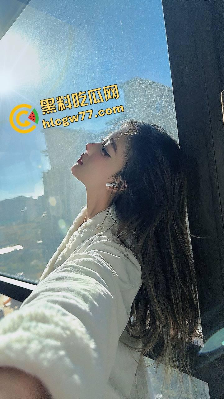 艺术反差婊留学生『田甜』 被带去KTV唱歌喝酒 微醺后带回酒店 没想到迎接她的是无尽的羞辱！-5