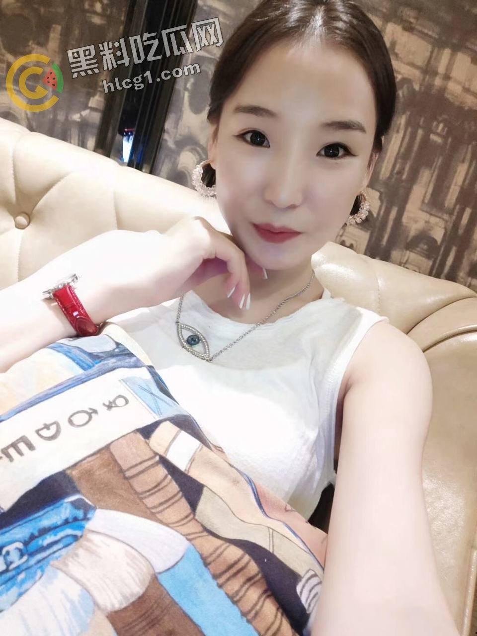 瓜友投稿：呼和浩特健身房拼多多3P女神「黄小芳」：风流成性，男浴3P、球员共欢，热爱3P！-7