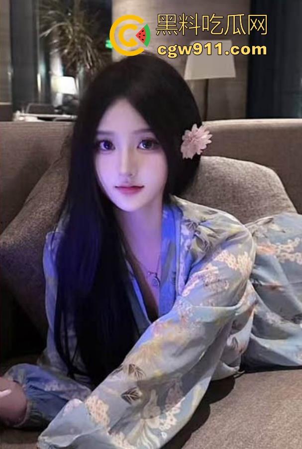 性感堂姐遭遇男友劈腿失落回家，眼睛红肿，我心疼安慰却意外点燃禁忌欲火，转悲愤为力量！-1