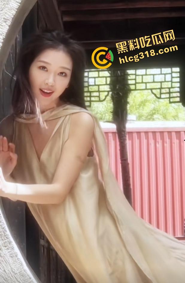 短剧女演员『腾泽文』聊天记录被爆出秒删，剧组夫妻戏玩到现实早期潜规则视频被扒出，微博热搜疯狂控评！-12