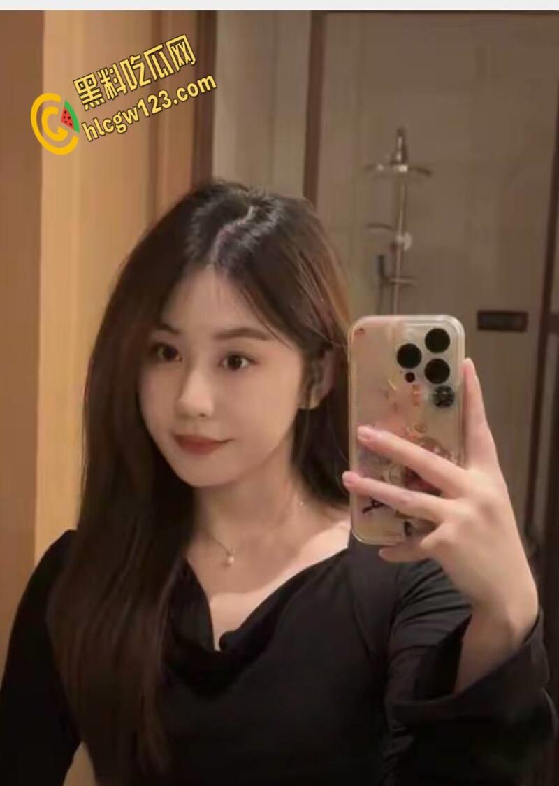 山西高平县美女主播【牛梓琪】，被金主高价拿下露脸口交，主动骑乘这身材简直太嫩了！-1