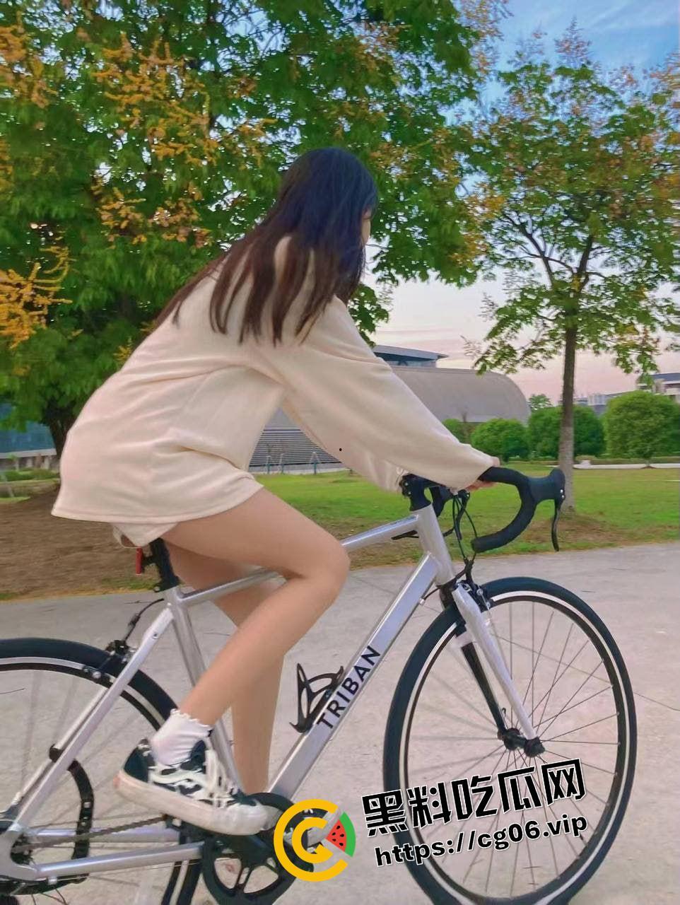 澳大利亚 昆士兰大学在读研究生【李悦】被华人约炮大神拿下 读书厉害 身材也是一顶一的棒-3