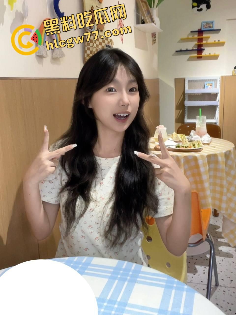 南昌传媒学院极品骚女【江婉璃】喷水到床垫透底，小穴撑成屌模，全校走一圈淫水一路滴！-3