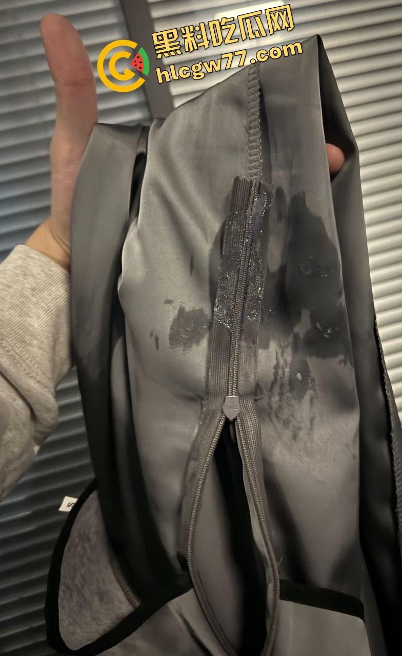 南昌传媒学院极品骚女【江婉璃】喷水到床垫透底，小穴撑成屌模，全校走一圈淫水一路滴！-15