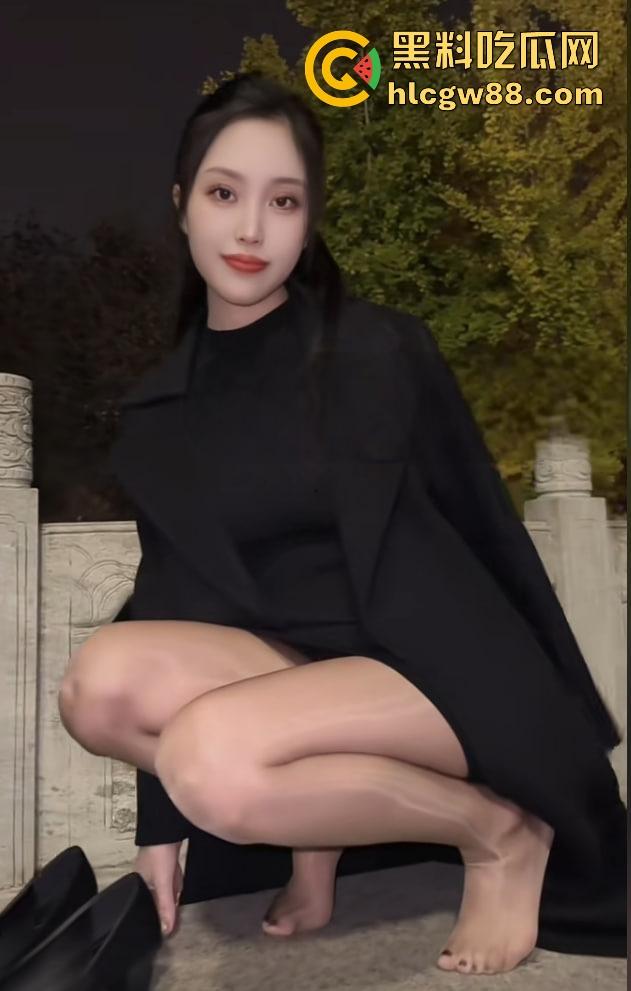 吉林医专骚母狗【杨思思】长腿极品学生妹性瘾炸裂，天天网上撩骚发自慰视频勾网友操，水手服约啪流出直接硬爆！-3