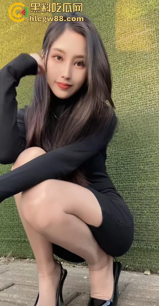 吉林医专骚母狗【杨思思】长腿极品学生妹性瘾炸裂，天天网上撩骚发自慰视频勾网友操，水手服约啪流出直接硬爆！-12