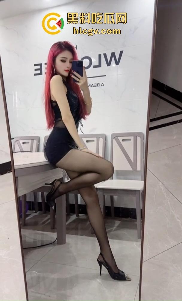 快手凌晨黄播女王『 郝乖乖』，刷跑车直通会议室，全程骚逼潮吹，瓜友们还不赶紧去瞅瞅？-3