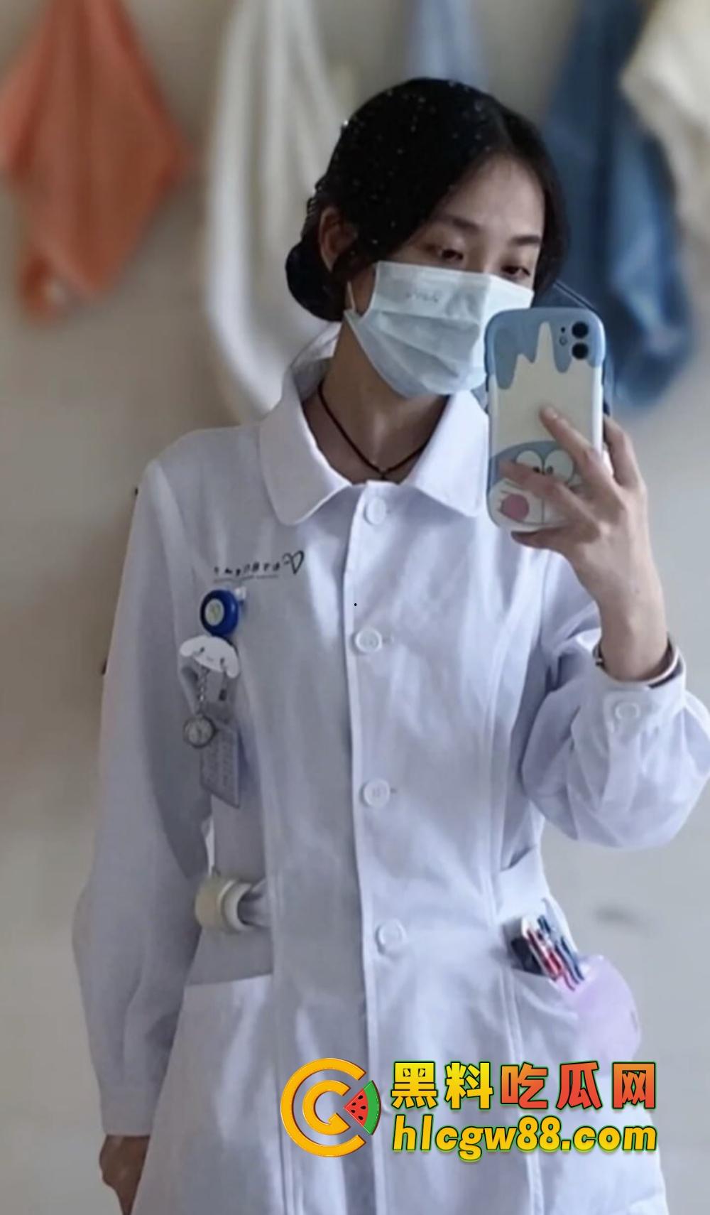 深圳卫校高颜值护士『蓝珊珊』兼职外围流出，美乳大屁股成炮架子，被金主后入爽成小马达！-16