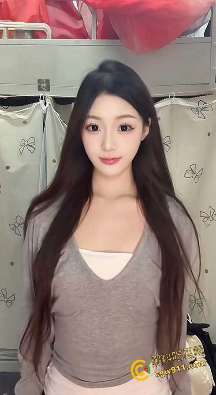 河南师范超美舞蹈生【周彤彤】，情趣蕾丝内裤勾引男友，开档黑丝无套后入，各种体位疯狂爆操！-2